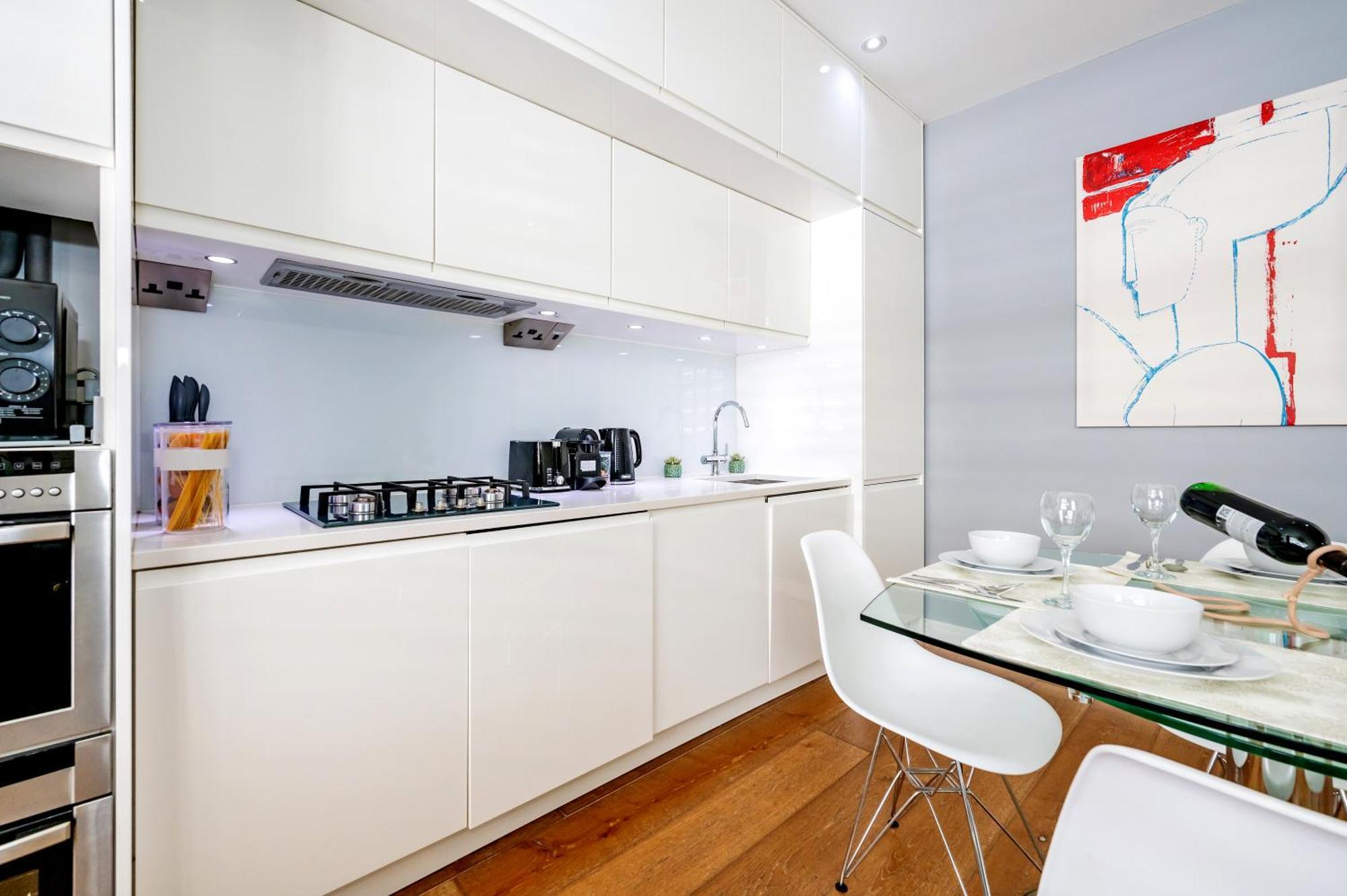 Welcome - Drury Lane Apartament